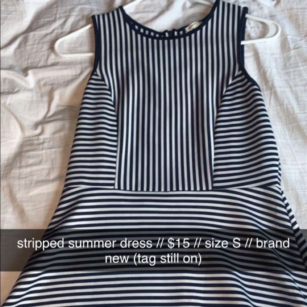 Sleeveless stripped dress